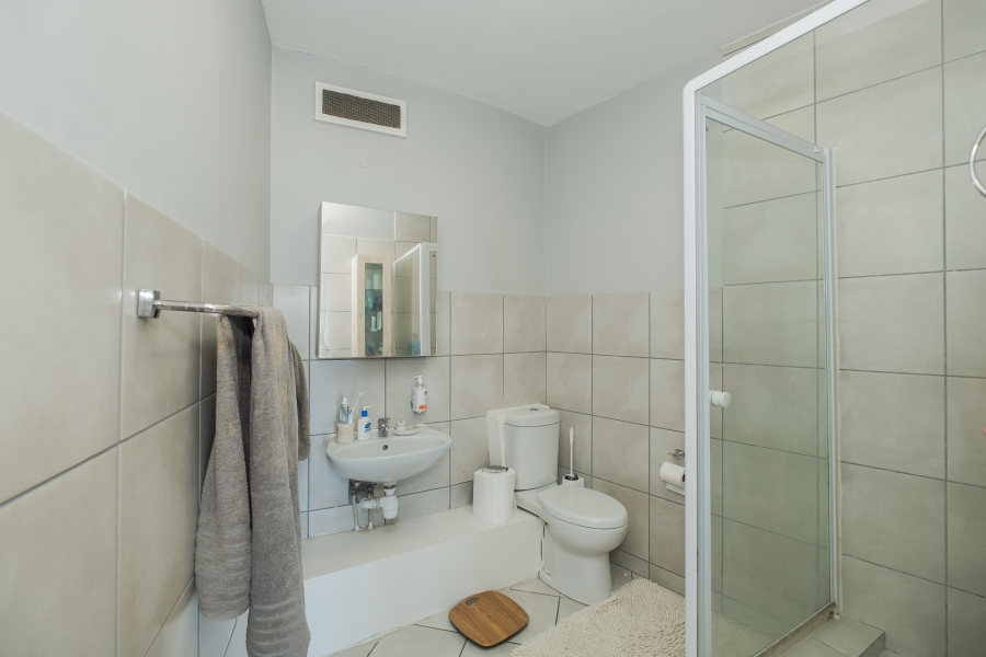 3 Bedroom Property for Sale in Vredehoek Western Cape